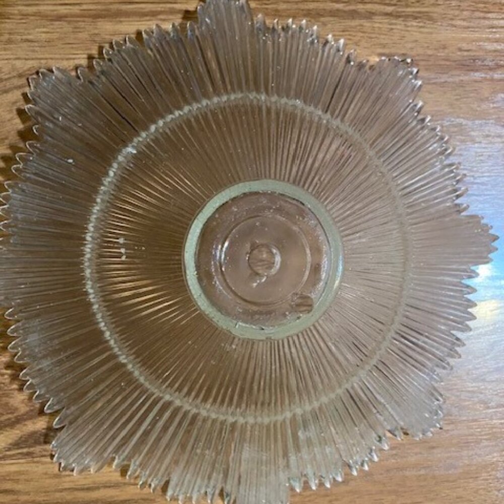 Vintage Art Deco or Mid-Century Modern starburst glass ceiling light shade - Picture 5 of 10